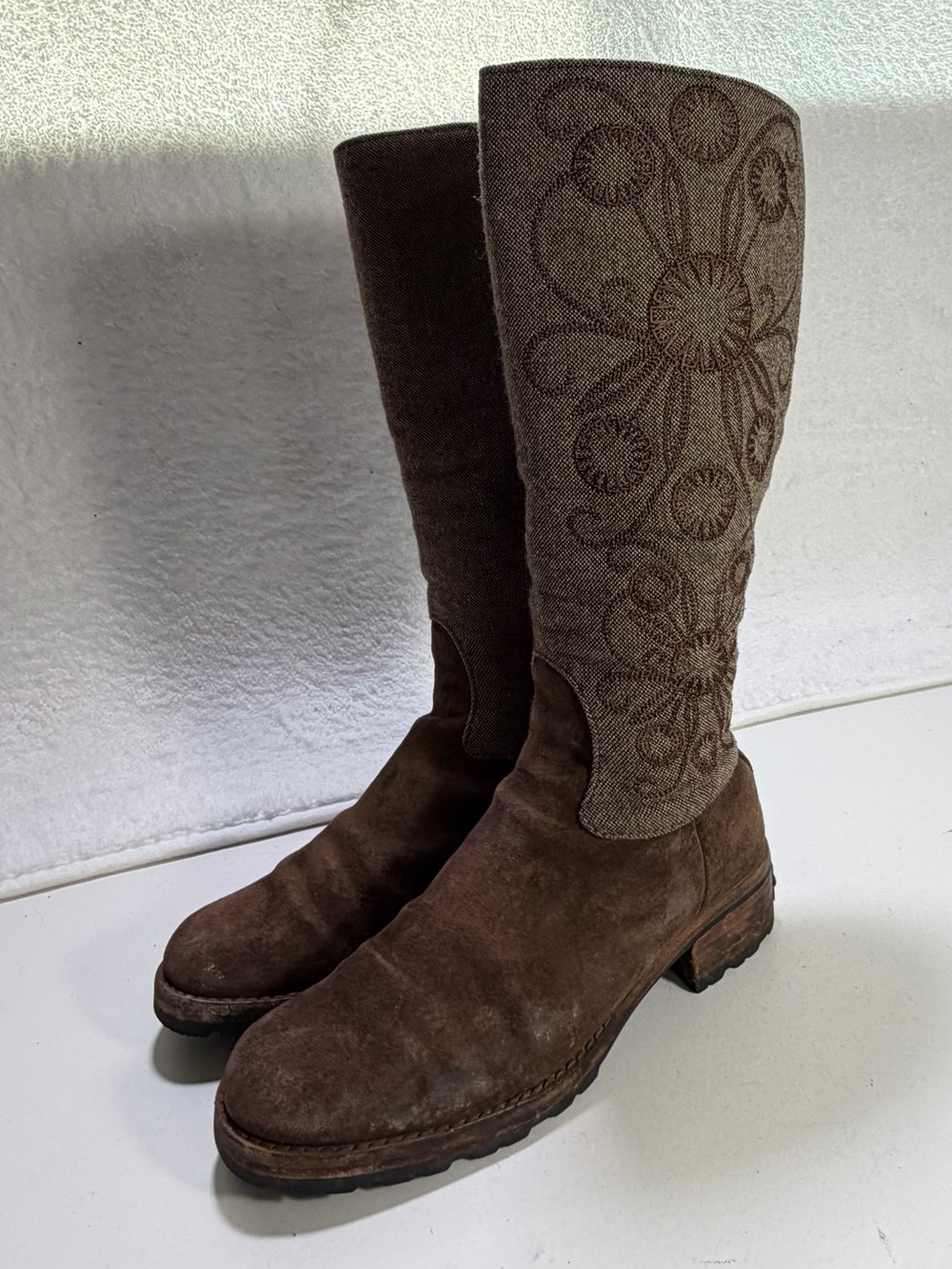 UGG Australia Ryder Tall Suede Embroidered Sheepskin Boots Brown Women 5.5